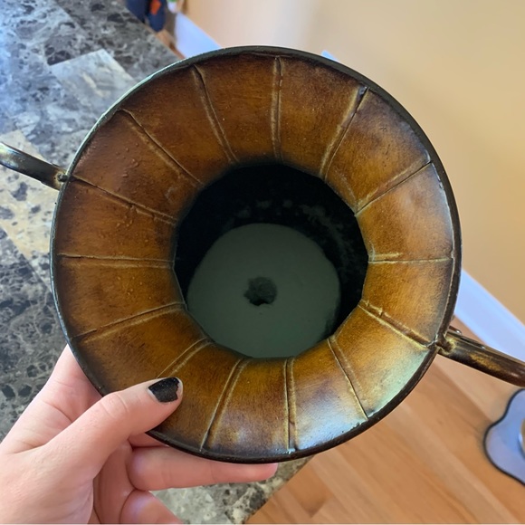 Beautiful distressed decorative metal vase - Picture 5 of 8